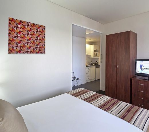 Macleay Hotel