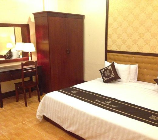 Riverside Palace Hotel