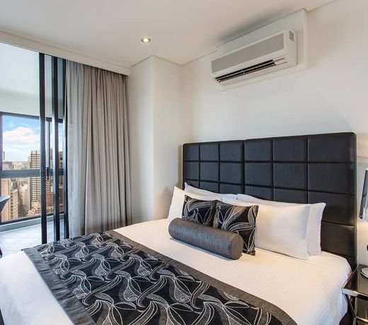 Meriton Suites Kent Street, Sydney