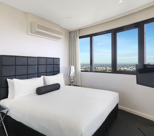 Meriton Suites Kent Street, Sydney
