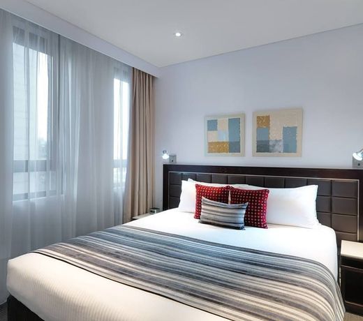 Meriton Suites Pitt Street, Sydney