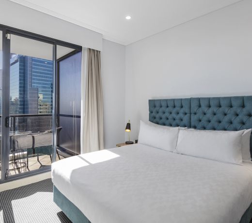 Meriton Suites Pitt Street, Sydney