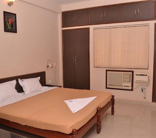 Oyo 8062 Raj Residency Chrompet