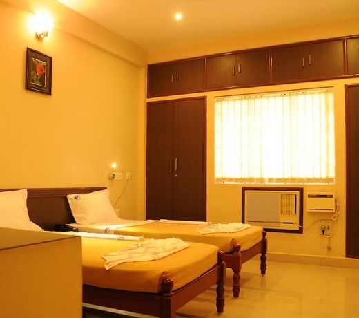 Oyo 8062 Raj Residency Chrompet