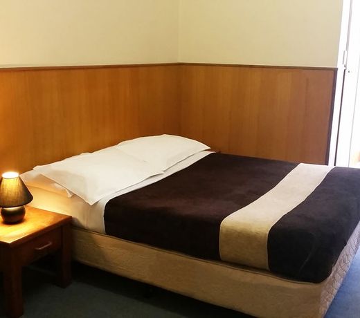 Holiday Lodge Hotel