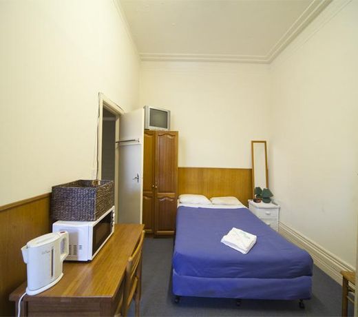 Holiday Lodge Hotel