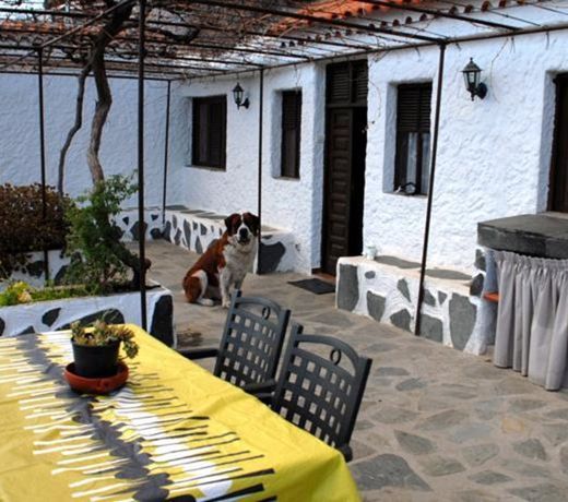 CASA CUEVA MAMA NIEVES