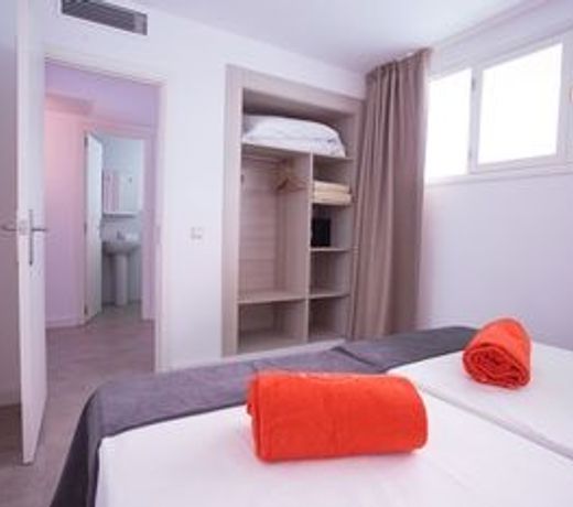 CLUB B APARTMENTS