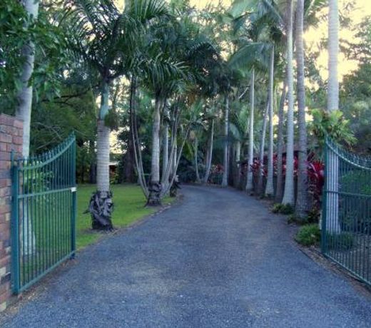 Emerald Tropical Palms B & B