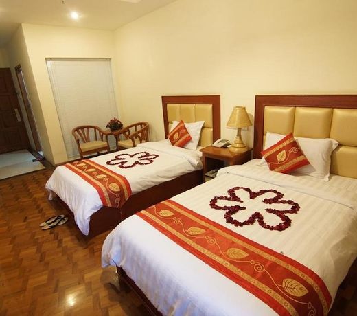 Gold Yadanar Hotel
