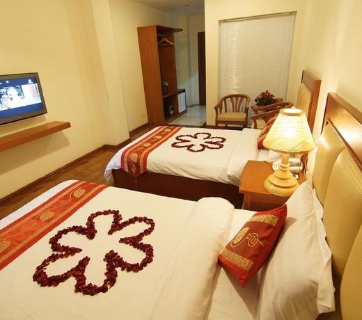 Gold Yadanar Hotel