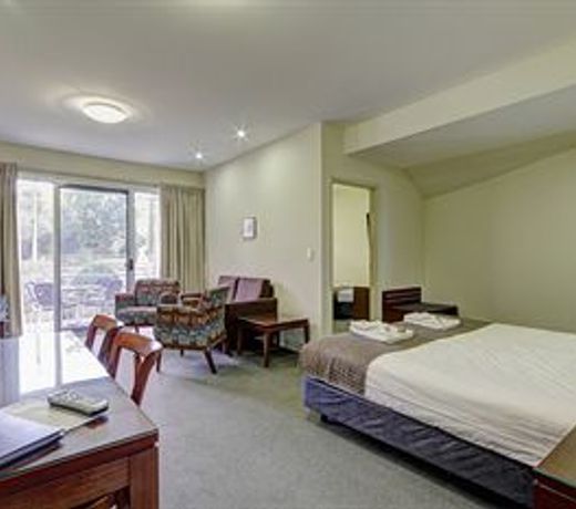 Strath Motel