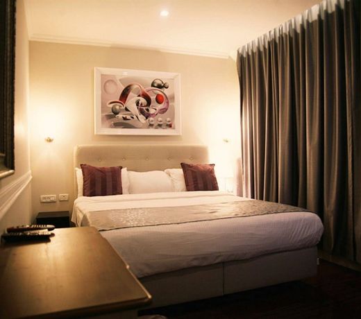 Lenis Hotel