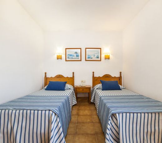 Globales Apartamentos Cala ViÃ±as ONLY ADULTS 16