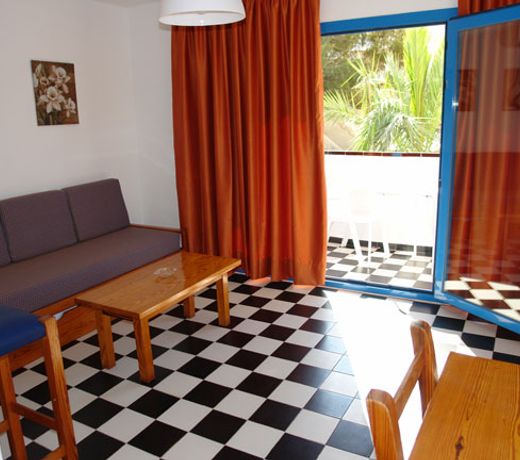 Apartamentos Es Pujols - Emar Hotels