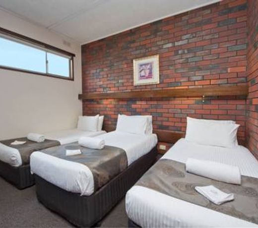 Hi Way Eight Motor Inn