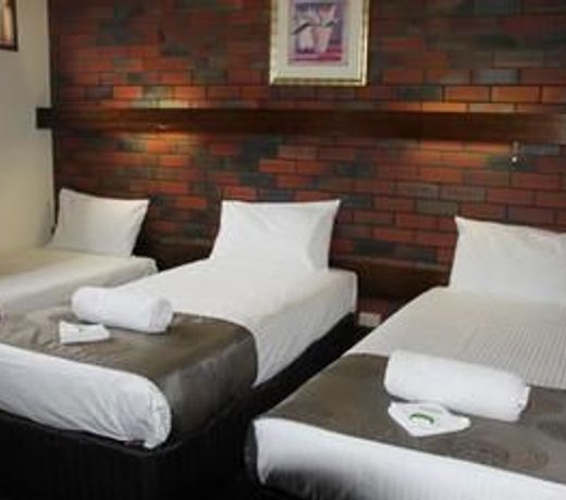 Hi Way Eight Motor Inn