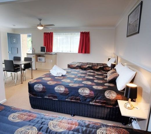 High Street Motor Inn