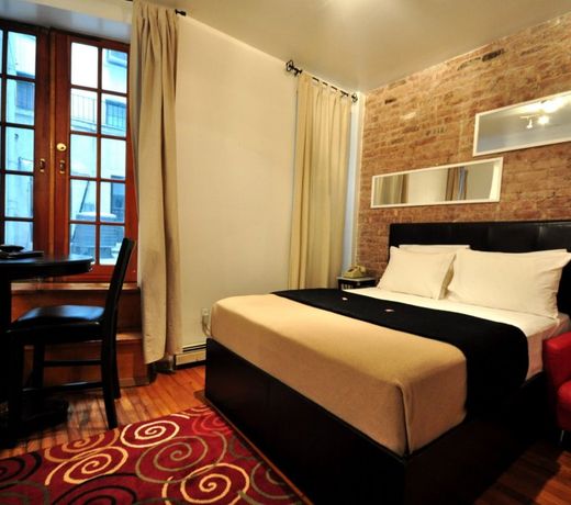 Off SoHo Suites Hotel
