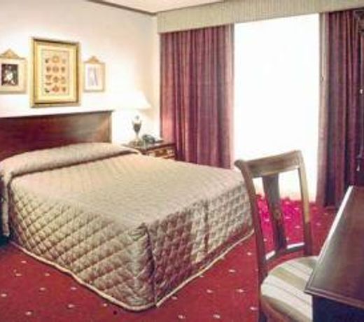 Garden Inn & Suites