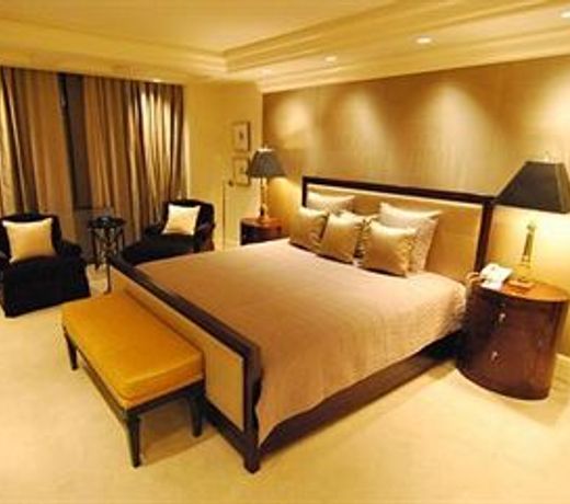 Lombardy Hotel