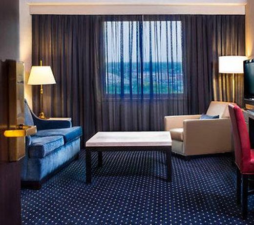 Courtyard by Marriott New York JFK Airport