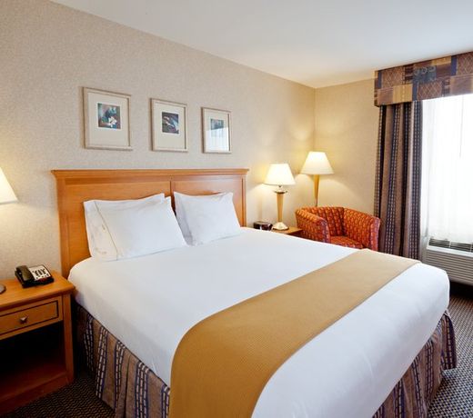 Holiday Inn Express Brooklyn, an IHG Hotel