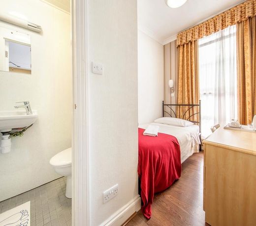 Fairway Hotel