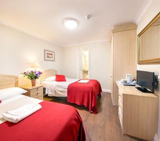 Fairway Hotel