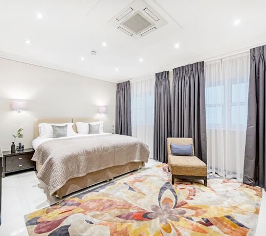 130 Queen's Gate Apartments