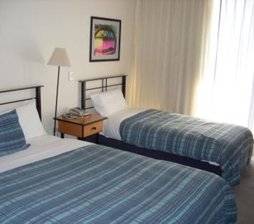 Overlander Hotel Motel