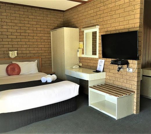 Country Home Motor Inn