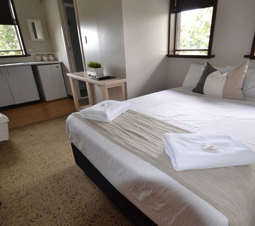 Crossroads Hotel
