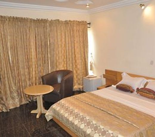 Solitude Hotel Yaba