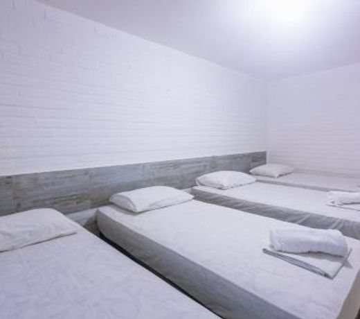 Economy Flat
