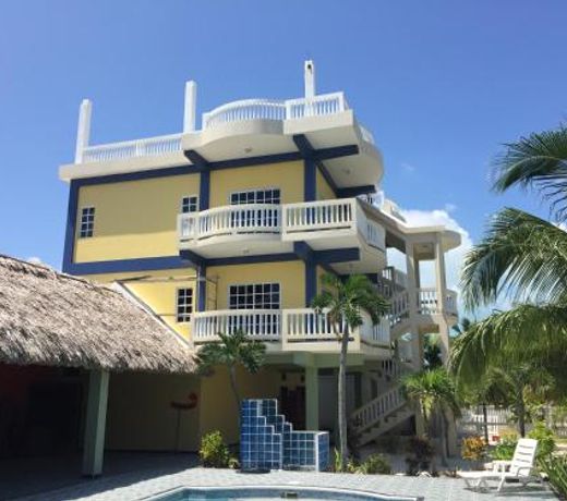 Hidden Jewel Boutique Hotel
