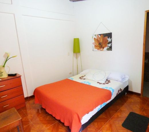 Hotel Kantarrana Urbana Jardin