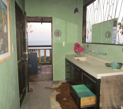 EMERALD ABODE