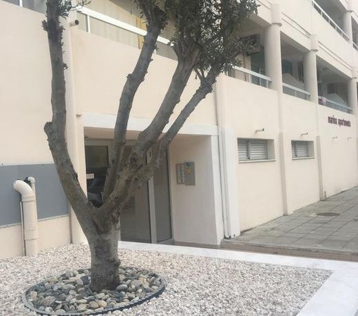 Marina Apartments 211