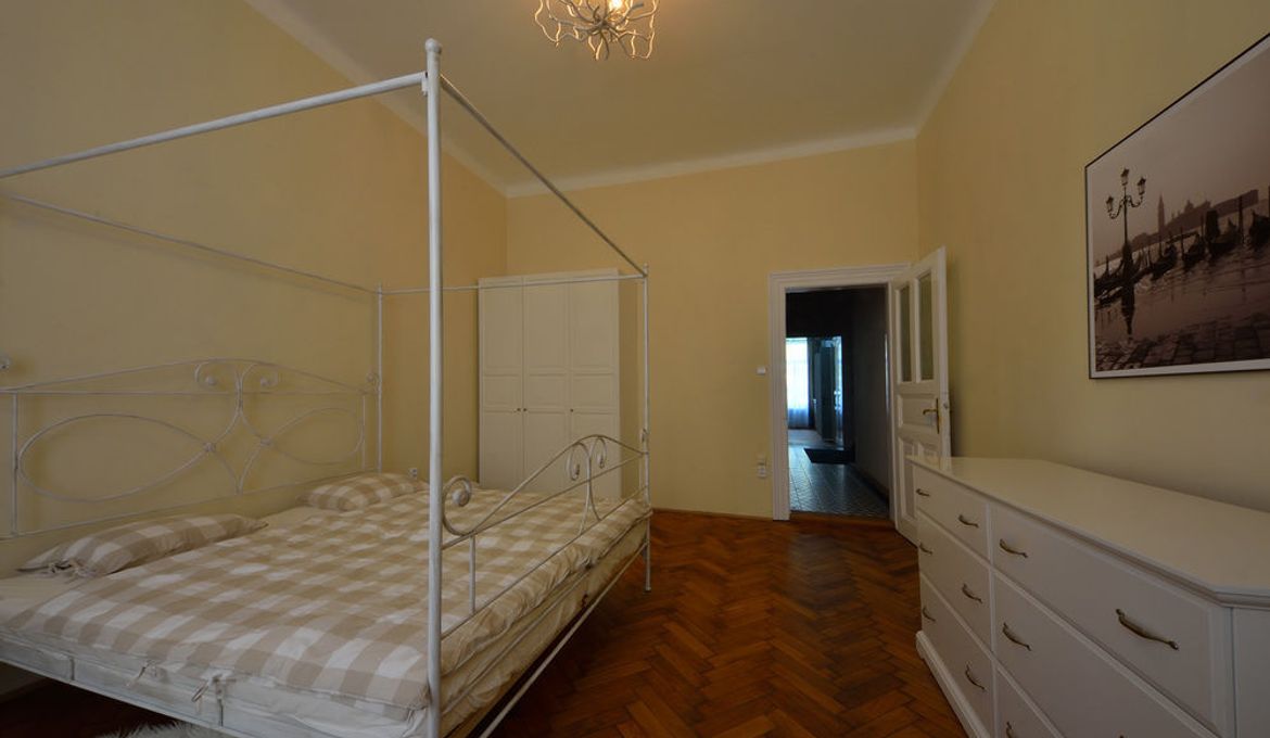 Apartment Parizska 1