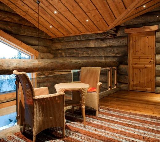 VEIKASENHARJU LOG HOUSE