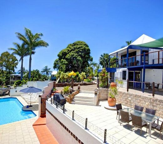 1770 Sovereign Lodge Retreat