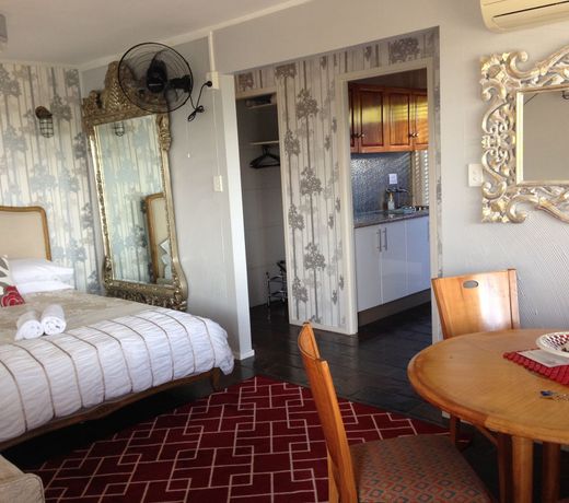 1770 Sovereign Lodge Retreat