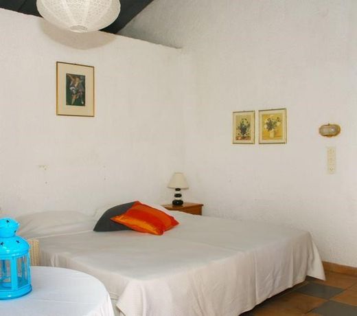 Lefkes Apartments
