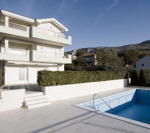 Luxury Villa Lovric Private Heated Pool