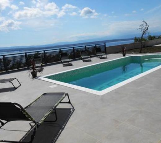 HOUSE LEGARA