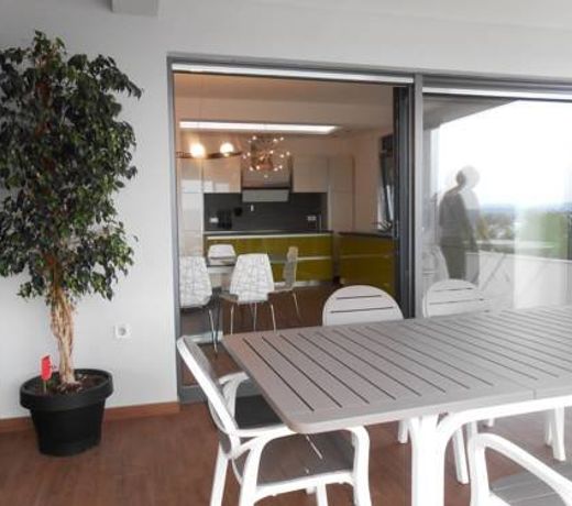 HOUSE LEGARA