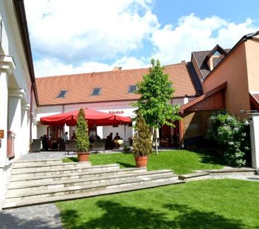Servita Udvarház Eger
