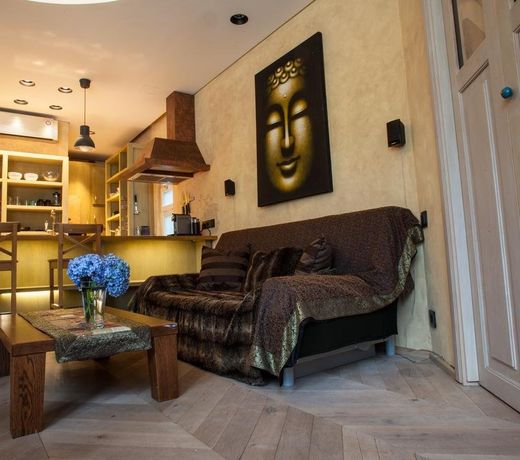 EASY HOMES
