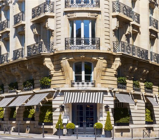 Le Dokhan's Paris Arc de Triomphe, a Tribute Portfolio Hotel